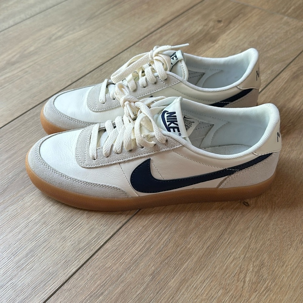 Women’s Nike killshot 2 shoes. White with navy swoosh and grey/taupe sz 9.5